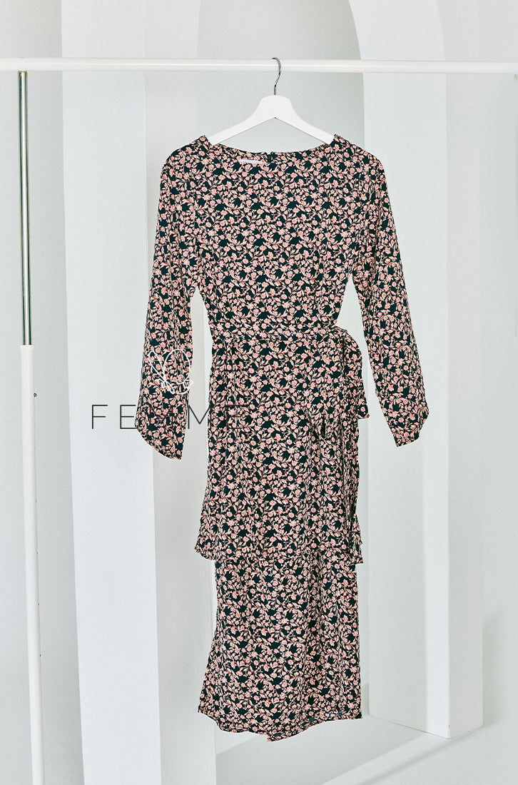 FEMME : Black Poppy Printed Kurung